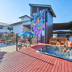  Hostel Nomads Backpackers
